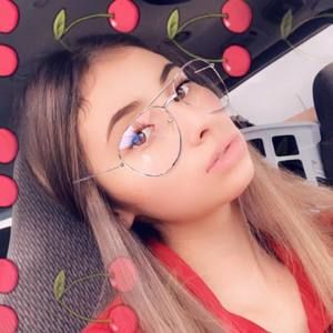 Meet your Posher, Mayra